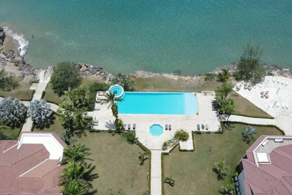 Oceanfront Hispaniola Apartment Sosúa
