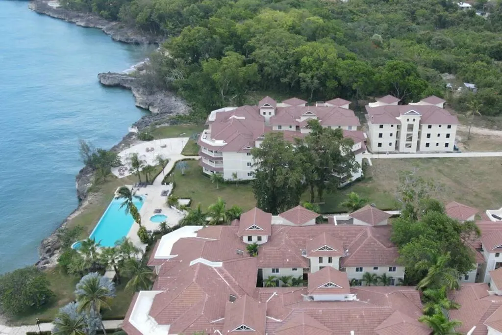 Oceanfront Hispaniola Apartment Sosúa